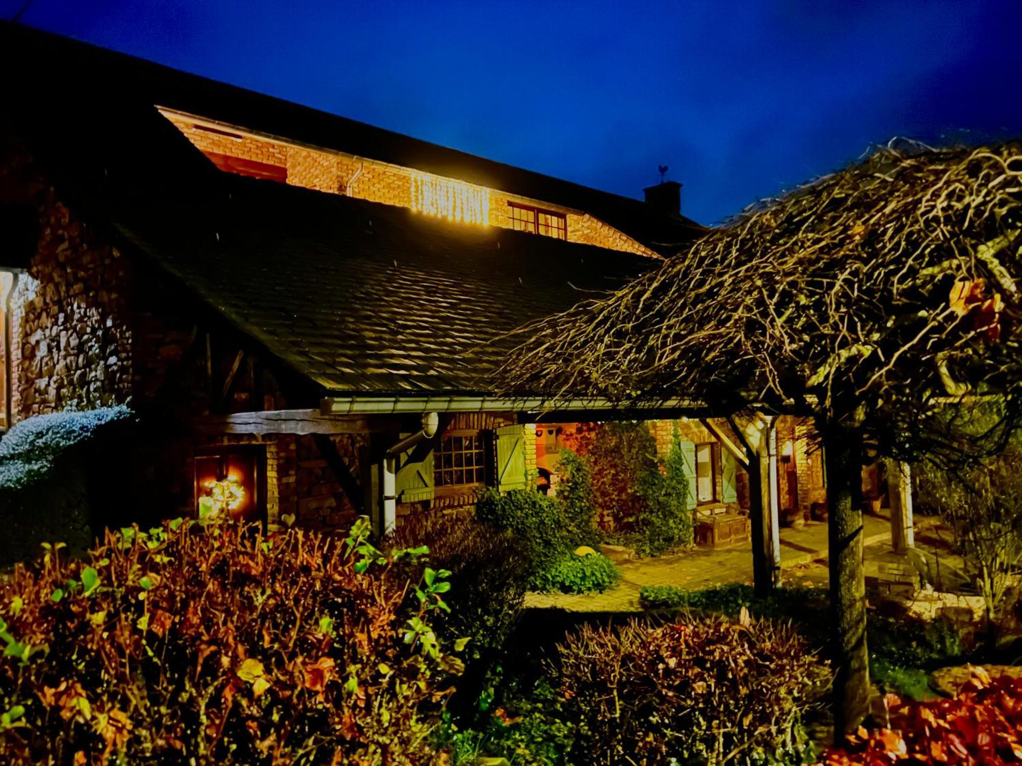Le Teli Du Loup Dans La Taniere D'Armand Villa Ставело Екстериор снимка